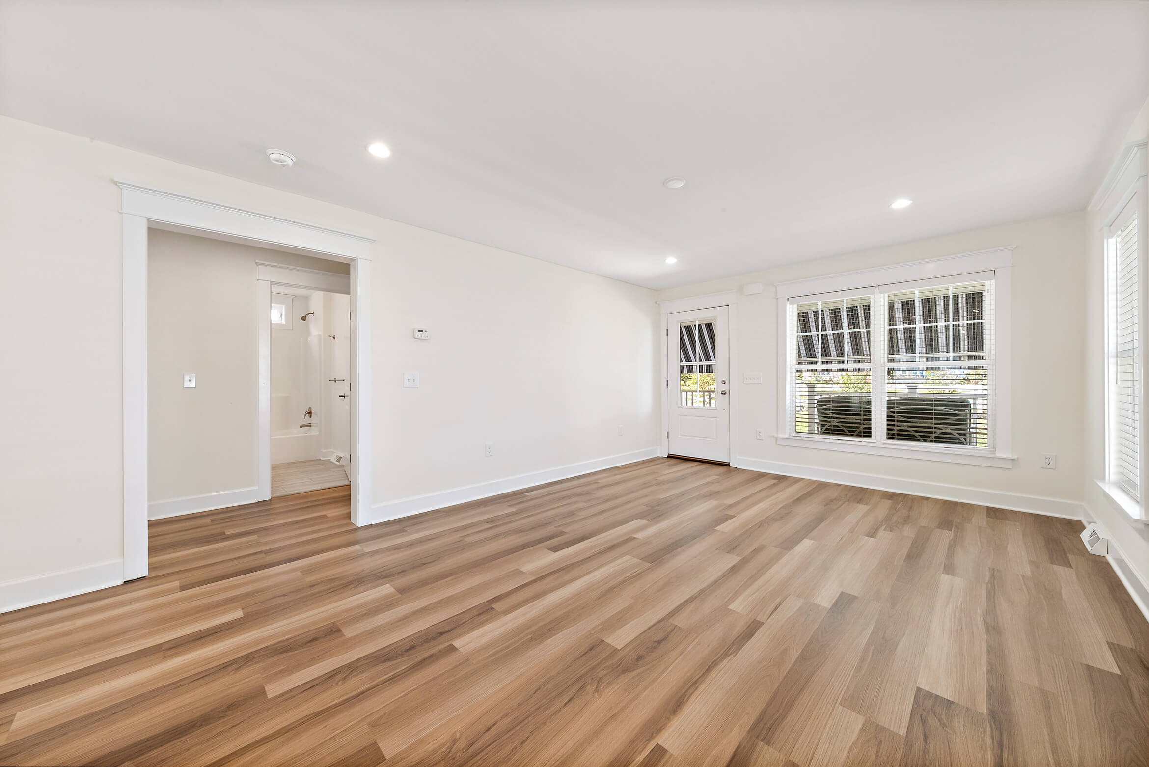 White walls in the Lilac Cottage living room