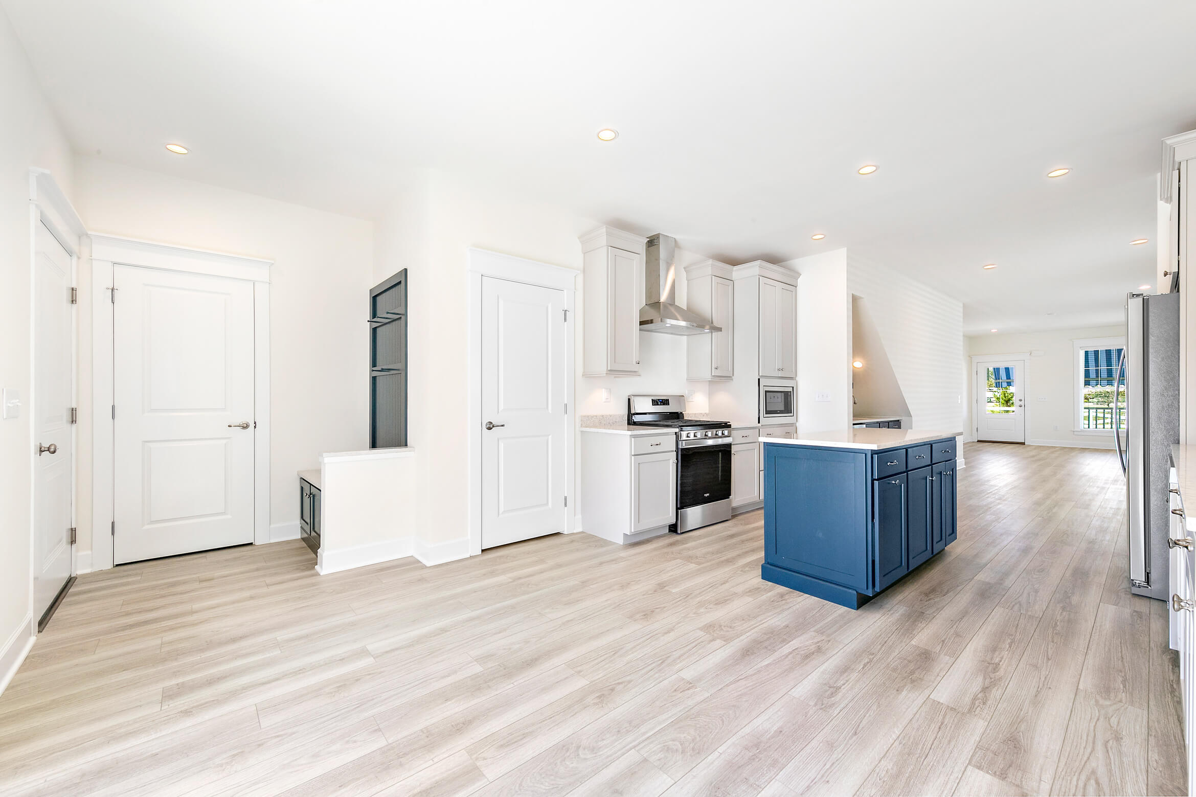 Magnolia cottage kitchen with dining room