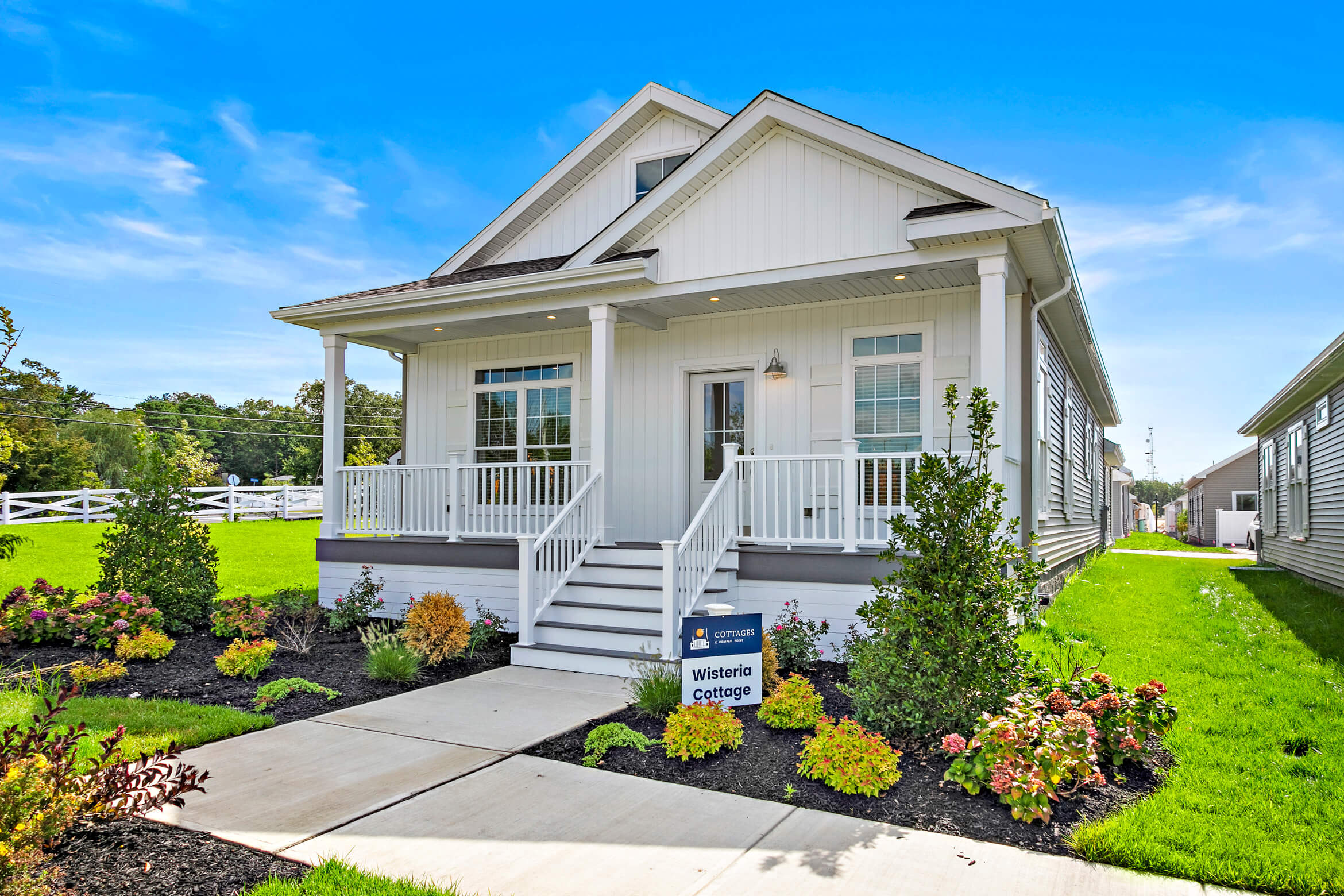 Wisteria Cottage front porch