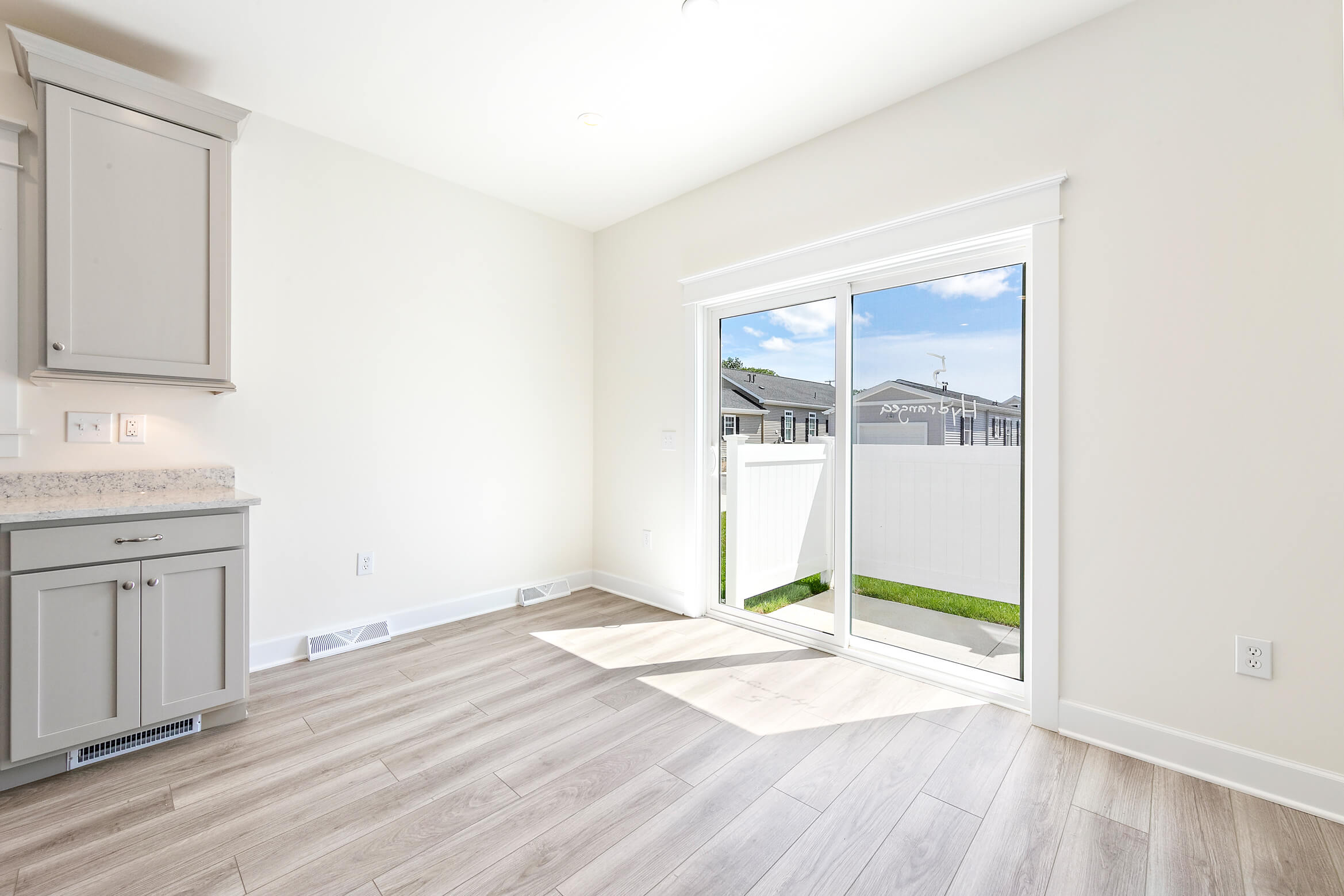 Breakfast nook in the Magnolia model