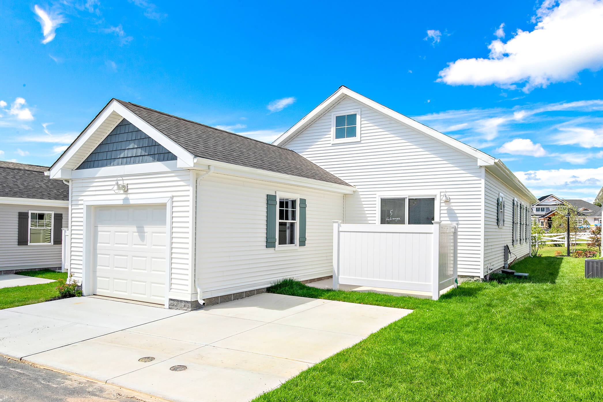 Magnolia cottage one-car garage